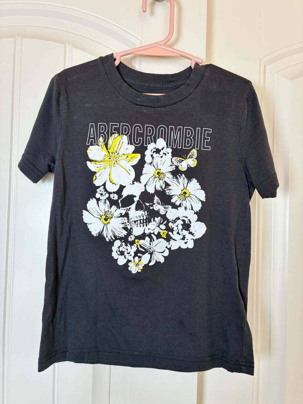 Abercrombie Kids Graphic Floral Skull Short Sleeve T-Shirt Dark Gray Size 5/6